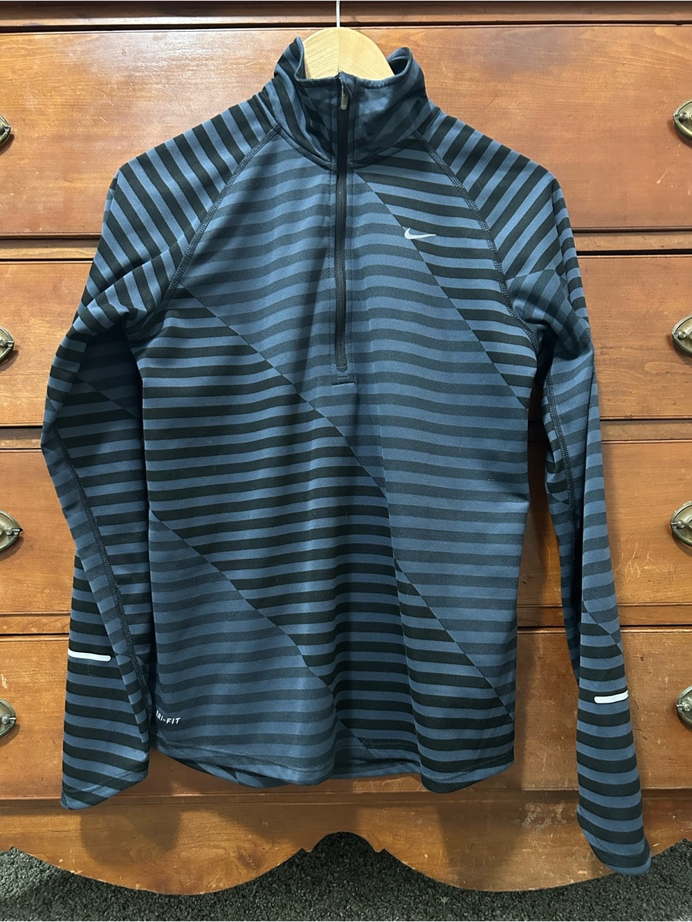 {Nike} Dri-Fit Element Running 1/2 Zip Pullover Large